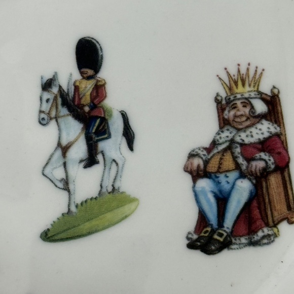 Humpty Dumpty Nursery Rhyme Children's Bowl Dish by Queen's - Picture 4 of 10